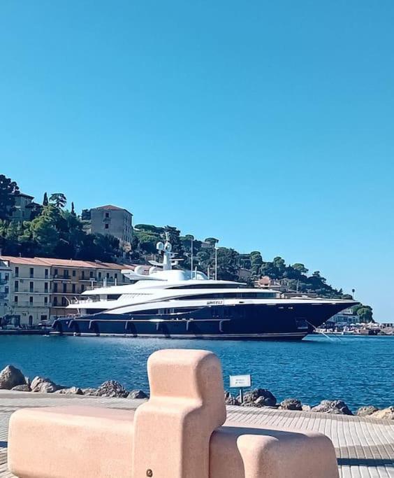 Sweet Liana Un Tuffo Nel Cuore Del Paese Porto Santo Stefano  Exteriör bild